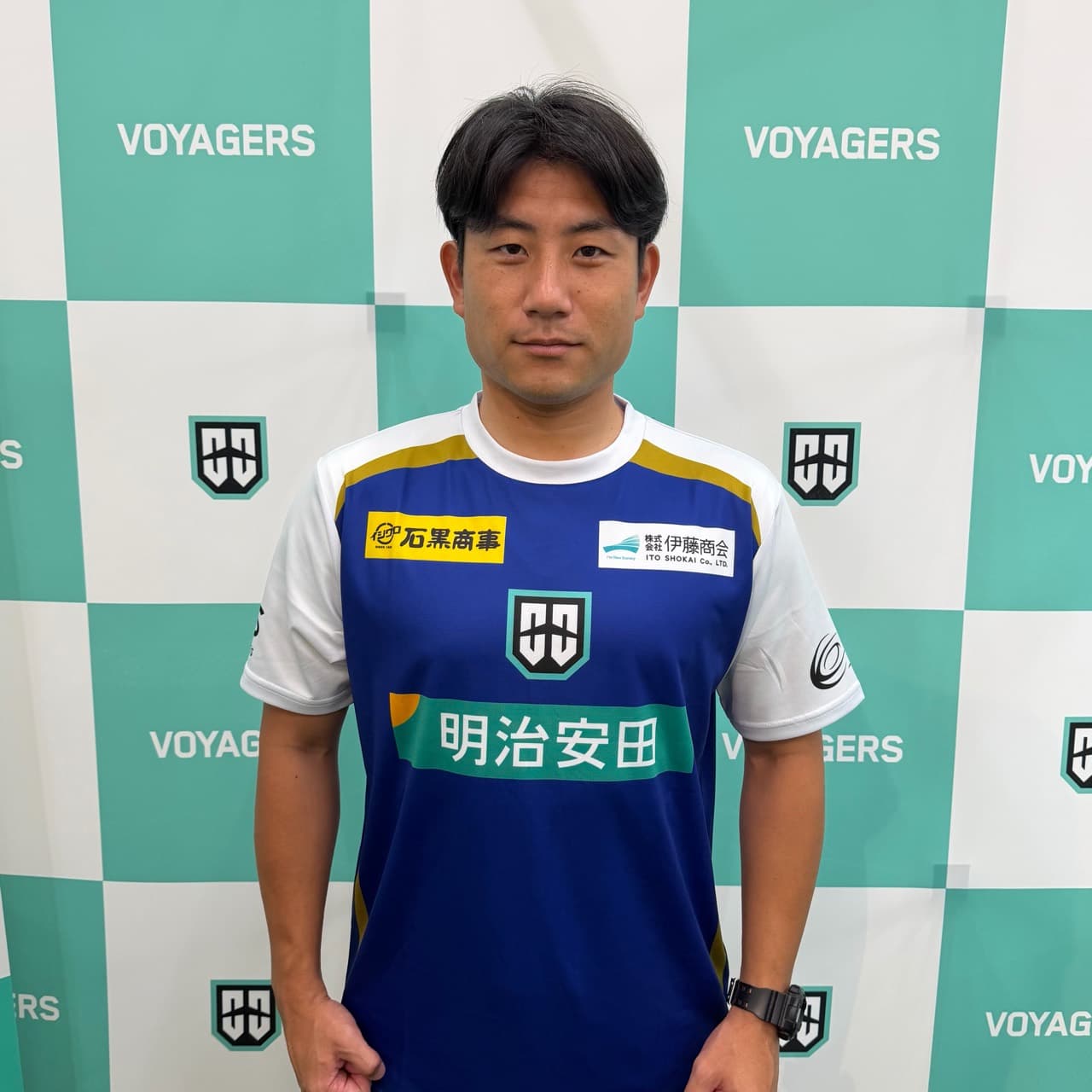 応援ユニフォームの正面の着用写真